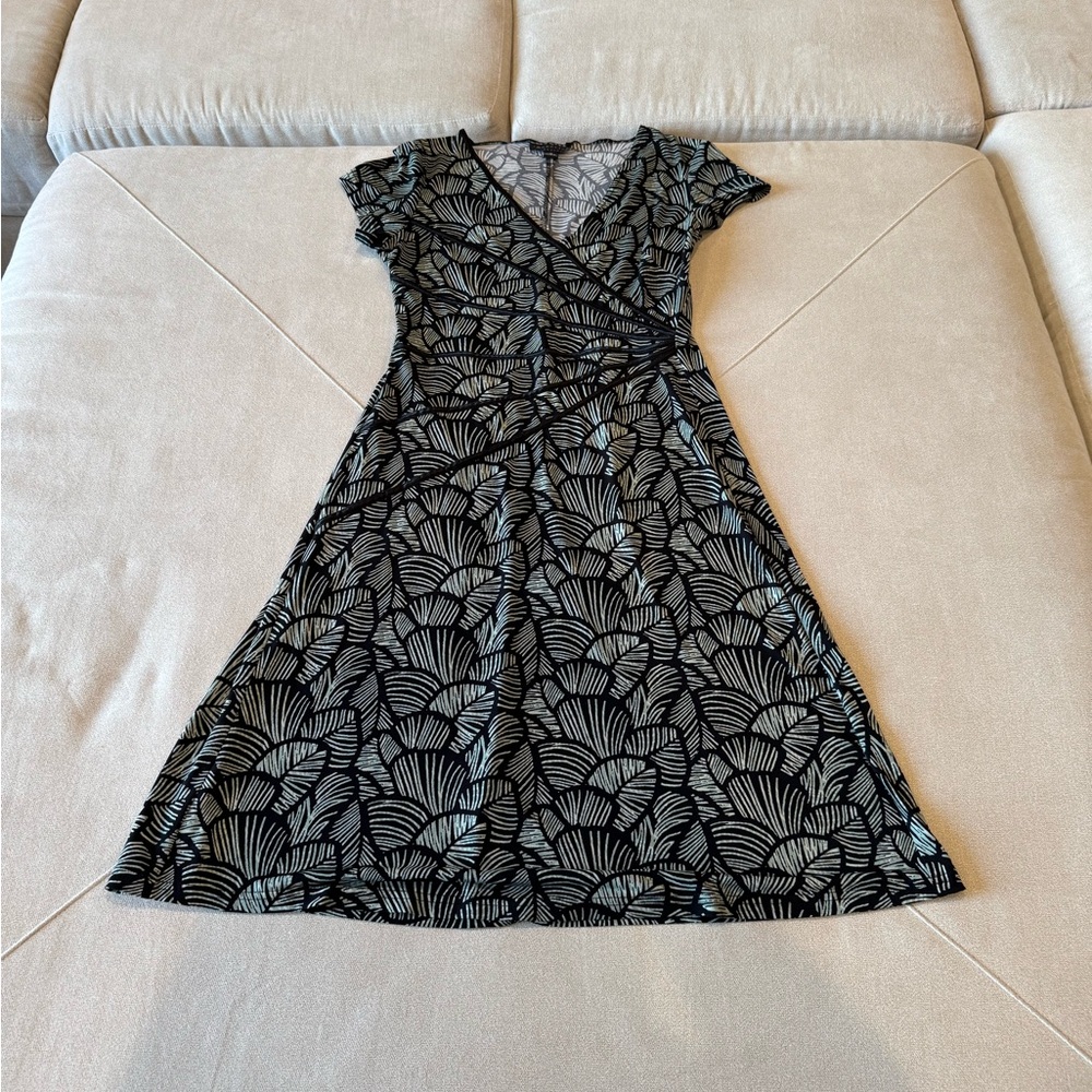 Connected Apparel Green, Black and off white Leaf Pattern Midi Dress